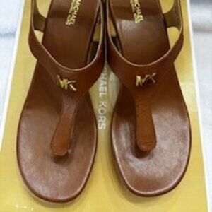 Michael Kors Laney Thong saffiano leather wedge in Luggage New in Box Size 8-1/2